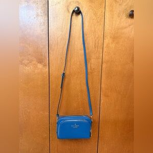 Kate Spade Vibrant Blue Crossbody Bag w/detachable strap. 💙♠️
